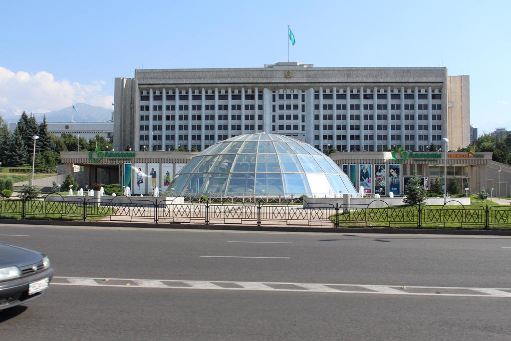 Nadezhda Apartments In Samal Almaty Exterior photo